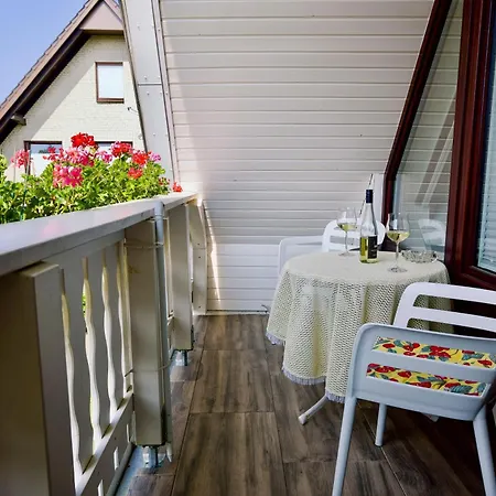 Haus-ilse-marie-wohnung-backbord * Büsum